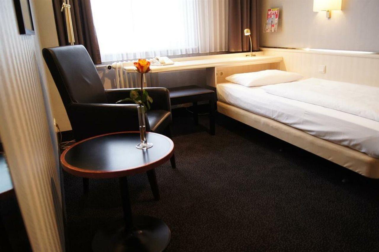 Berlin Plaza Hotel Am Kurfuerstendamm Bagian luar foto