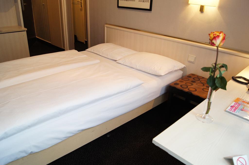 Berlin Plaza Hotel Am Kurfuerstendamm Ruang foto