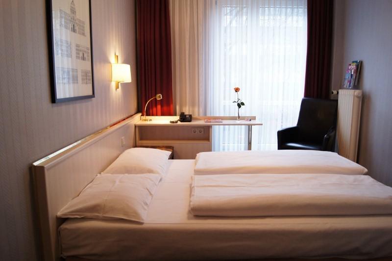 Berlin Plaza Hotel Am Kurfuerstendamm Bagian luar foto