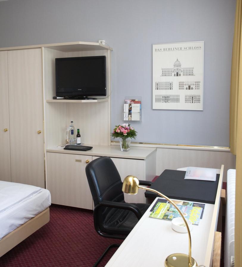 Berlin Plaza Hotel Am Kurfuerstendamm Bagian luar foto
